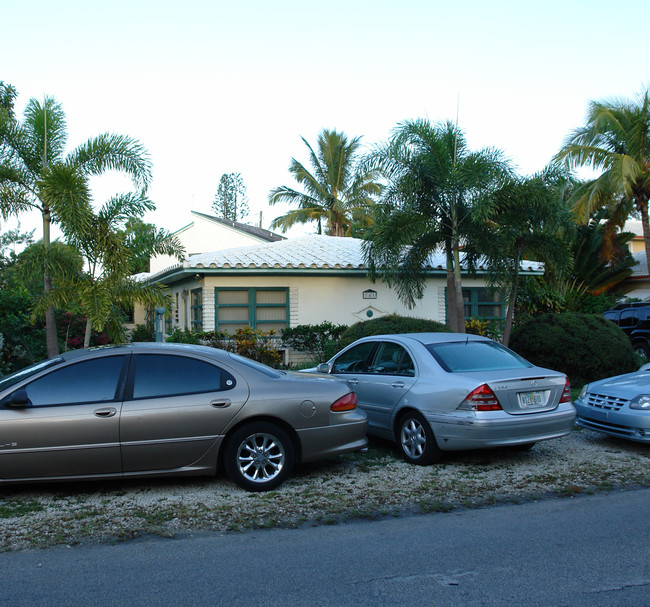 741 NE 16th Ave in Fort Lauderdale, FL - Foto de edificio - Building Photo