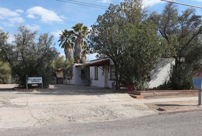 1220 N Jones Blvd in Tucson, AZ - Building Photo - Building Photo