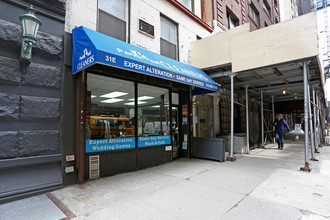 31 E 30th St in New York, NY - Foto de edificio - Building Photo