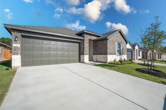 2412 Bronc Buster Way in Leander, TX - Foto de edificio - Building Photo