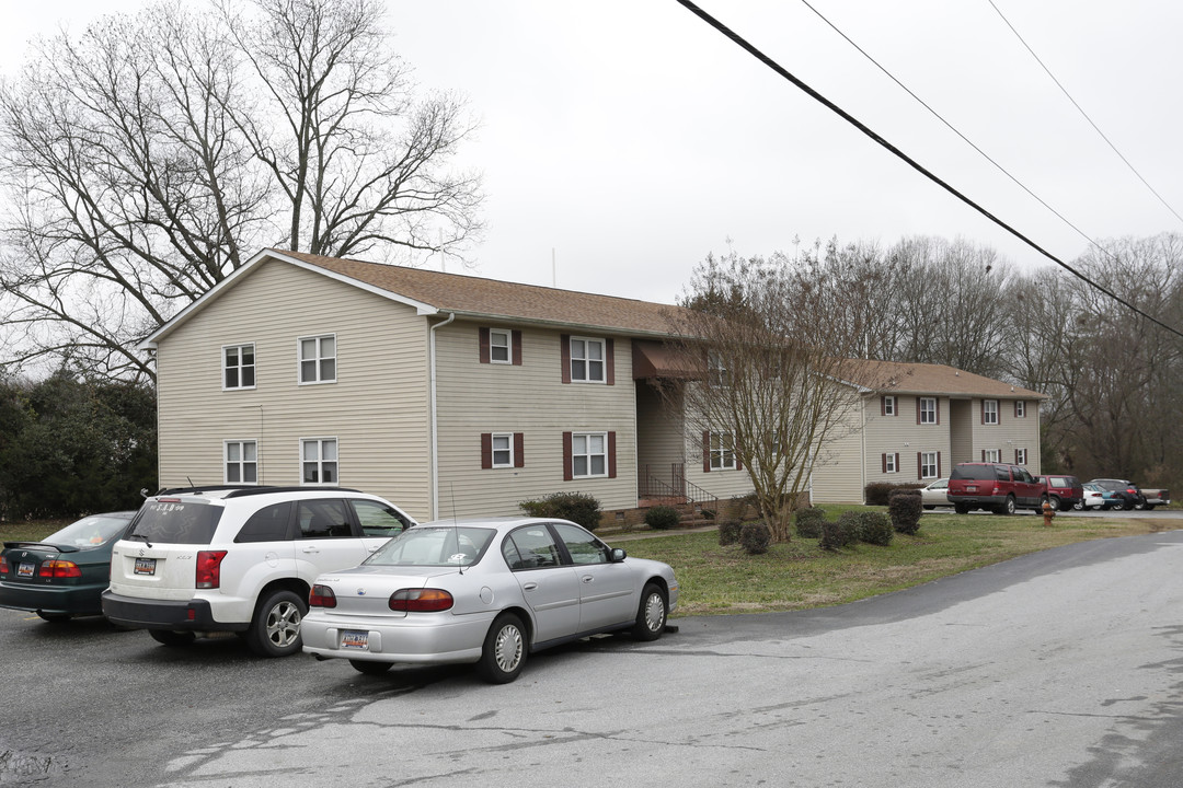 Springs Apartments in Anderson, SC - Foto de edificio