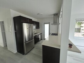 7430 Carlyle Ave in Miami Beach, FL - Building Photo