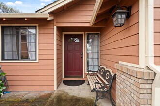 2360 Temple Dr in Medford, OR - Building Photo - Building Photo