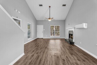 68 Summer Oaks Dr in Daphne, AL - Foto de edificio - Building Photo