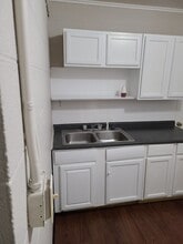 Spacious 2BR/1BA located on the west side in Indianapolis, IN - Building Photo - Building Photo