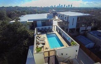 1512 Forest Trail in Austin, TX - Building Photo