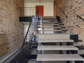 Chestnut Woods Apartments in Englewood, OH - Foto de edificio - Building Photo