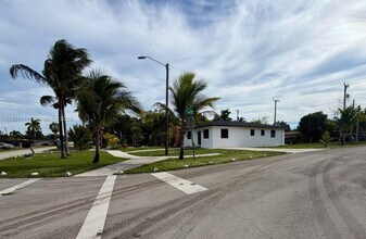 800 Jann Ave in Opa Locka, FL - Building Photo - Building Photo