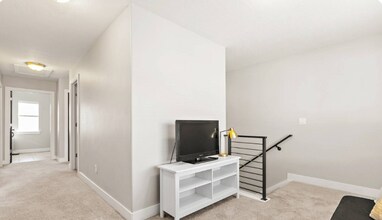 9721 Fira Ln in South Jordan, UT - Foto de edificio - Building Photo