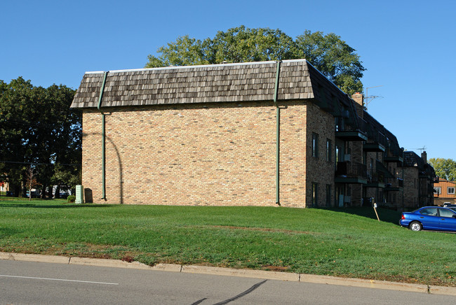 Parkwood Apartments in Prior Lake, MN - Building Photo - Building Photo