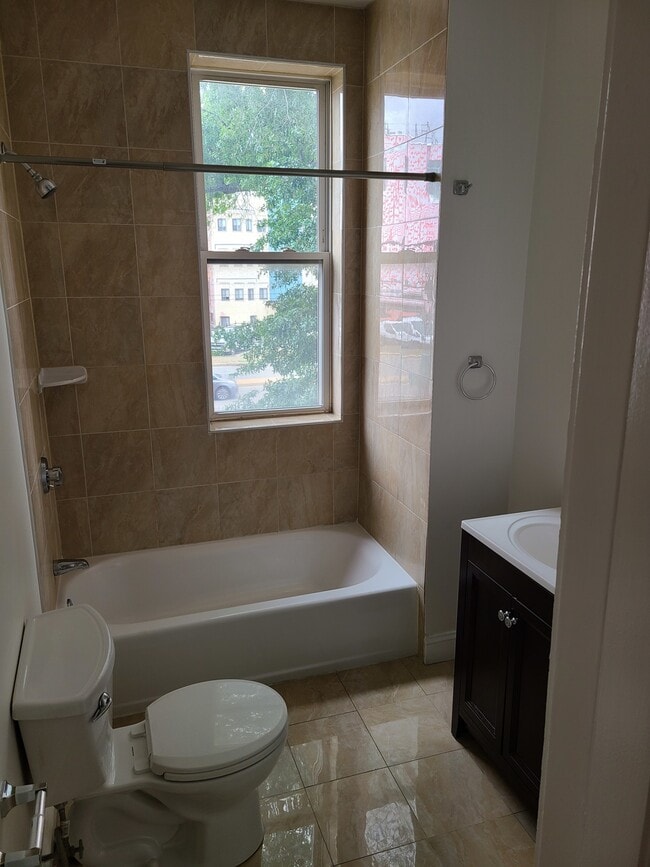 15 Keswick St, Unit 24 in Boston, MA - Building Photo - Building Photo