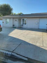 8708 Friant St in San Diego, CA - Building Photo