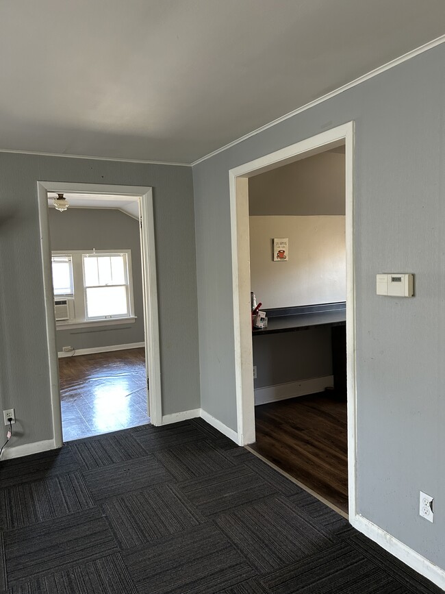 1012 W Armstrong Ave, Unit 1012-2 in Peoria, IL - Building Photo - Building Photo