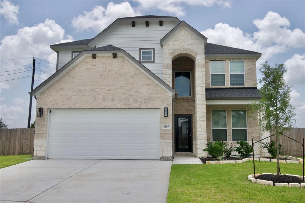 3207 Tilley Dr in Rosenberg, TX - Building Photo