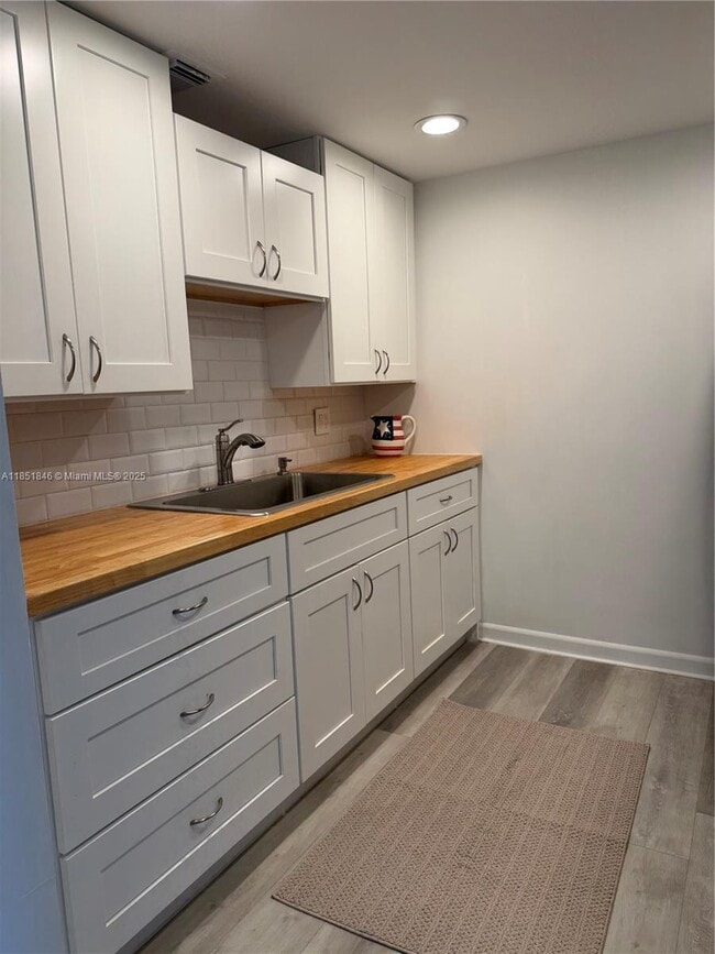 801 SW 133rd Terrace in Pembroke Pines, FL - Building Photo - Building Photo