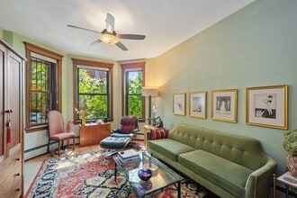 2040 N Hoyne Ave in Chicago, IL - Building Photo - Building Photo