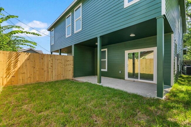 property at 404 Forest Hill Blvd