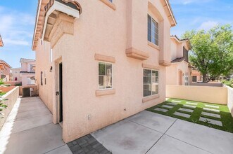 66 Belle Maison Ave in Las Vegas, NV - Building Photo - Building Photo