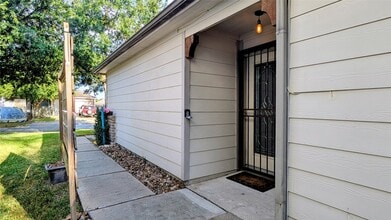 1918 Adobe Stone Dr in Humble, TX - Building Photo - Building Photo