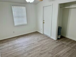 3914 Ella Blvd in Houston, TX - Building Photo - Building Photo