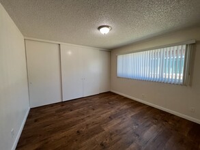 9230 Cedar St in Bellflower, CA - Foto de edificio - Building Photo