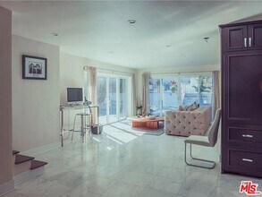 2633 N Commonwealth Ave in Los Angeles, CA - Building Photo - Building Photo