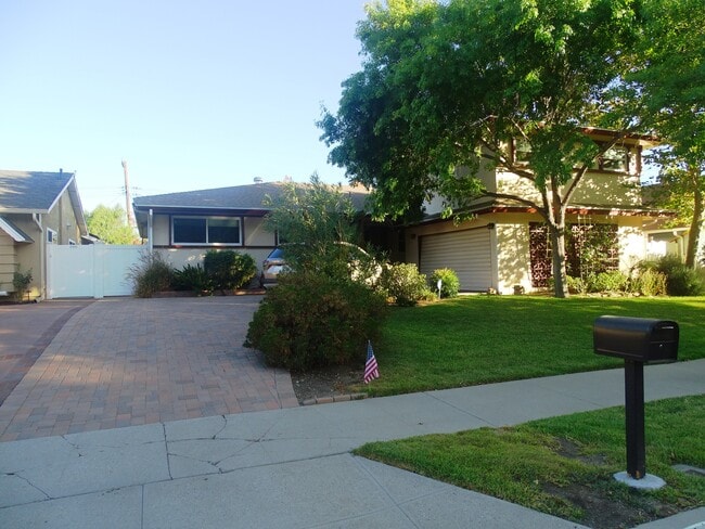 property at 6104 Lockhurst Dr