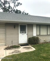 7 Birdie Dr in New Smyrna Beach, FL - Building Photo