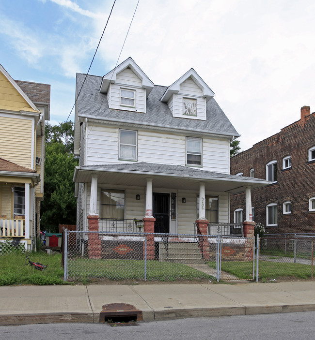 9302 Denison Ave in Cleveland, OH - Building Photo - Building Photo