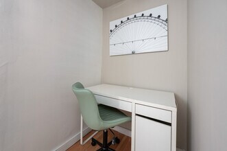 309 W 28th St in New York, NY - Building Photo - Building Photo