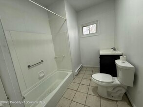 375 Grove St in Scranton, PA - Building Photo - Building Photo