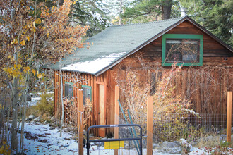 2492 E River Rd in Livingston, MT - Foto de edificio - Building Photo