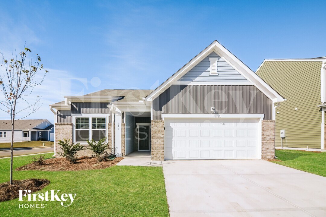 101 N Keatts Winner Ct in Clayton, NC - Building Photo