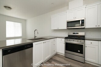 2557 NE Purcell Blvd in Bend, OR - Building Photo - Building Photo