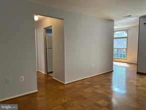 3356 Woodburn Rd, Unit 24 in Annandale, VA - Building Photo - Building Photo