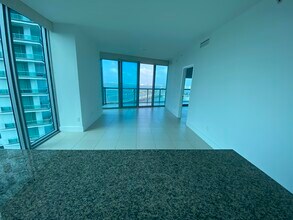 888 Biscayne Blvd, Unit 4012 in Miami, FL - Building Photo - Building Photo
