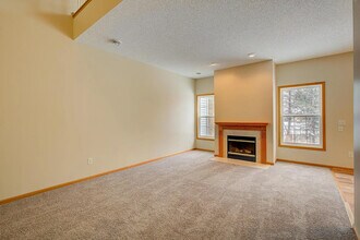 321 Heritage Trl in Circle Pines, MN - Building Photo - Building Photo