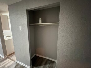 13420 Euclid Ave in East Cleveland, OH - Foto de edificio - Building Photo