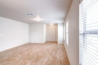 7606 Cypress Vine in San Antonio, TX - Building Photo - Building Photo