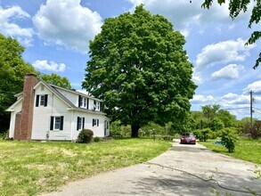 589 Old Hartford Rd in Colchester, CT - Building Photo - Building Photo