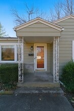 1354 E Walnut St in Springfield, MO - Foto de edificio - Building Photo