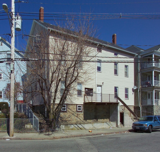 788 Dwelly St in Fall River, MA - Building Photo - Building Photo