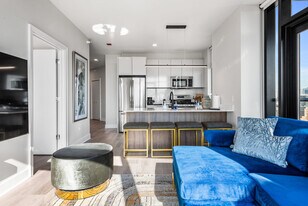 1125 W Van Buren St in Chicago, IL - Building Photo