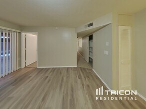 828 N Pine Ct in Gilbert, AZ - Foto de edificio - Building Photo