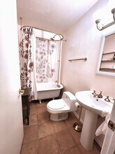 5322 Colodny Dr in Agoura Hills, CA - Foto de edificio - Building Photo