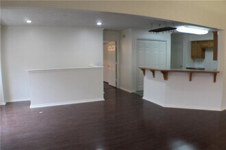 69 Sherlock Dr in Bella Vista, AR - Foto de edificio - Building Photo