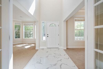 10657 SW Adele Dr in Portland, OR - Building Photo - Building Photo