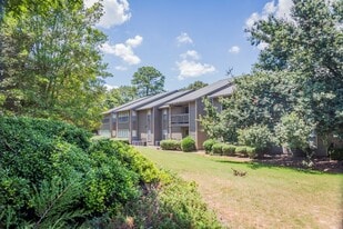 Corder Crossing in Warner Robins, GA - Building Photo