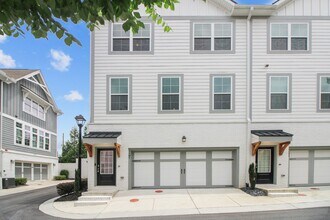 1197 Fallaw Ln in Atlanta, GA - Foto de edificio - Building Photo