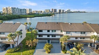 150 Marina Del Rey Ct in Clearwater, FL - Building Photo